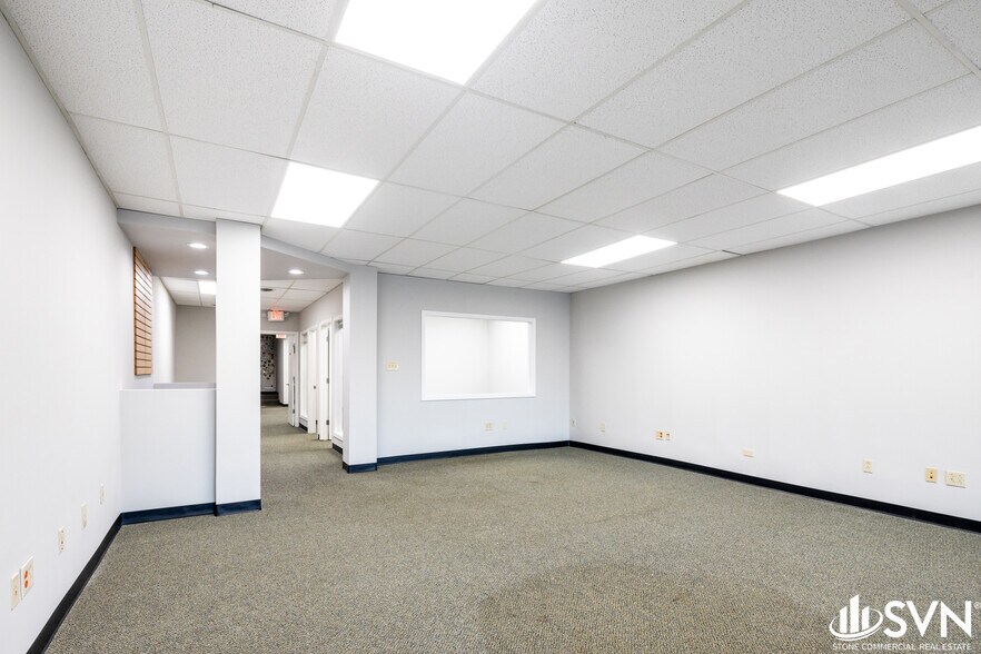 More Photos Of 320-364 Southland Dr, Lexington Storefront For Lease