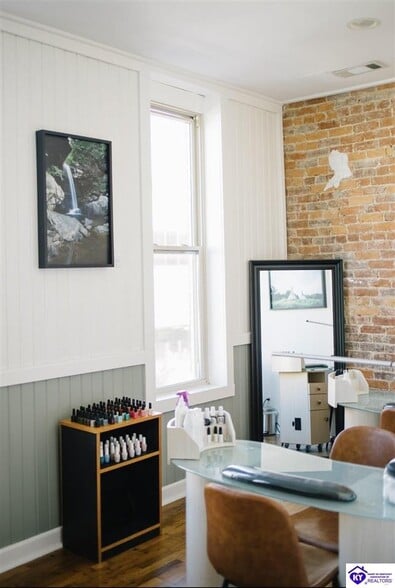 More Photos Of 130 E Main St, Campbellsville Storefront Retail Office For Sale