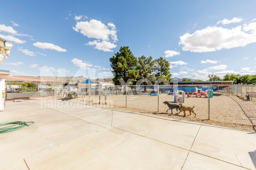 More Photos Of 1545 W State St, Hurricane Veterinarian Kennel For Sale