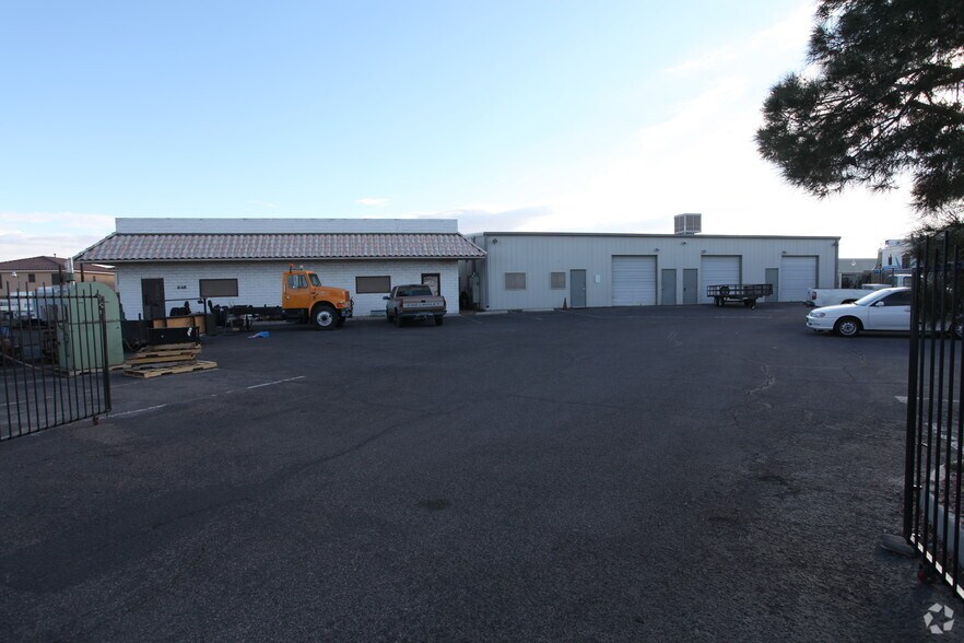 More Photos Of 648 Joey Ln, Henderson Manufacturing For Lease