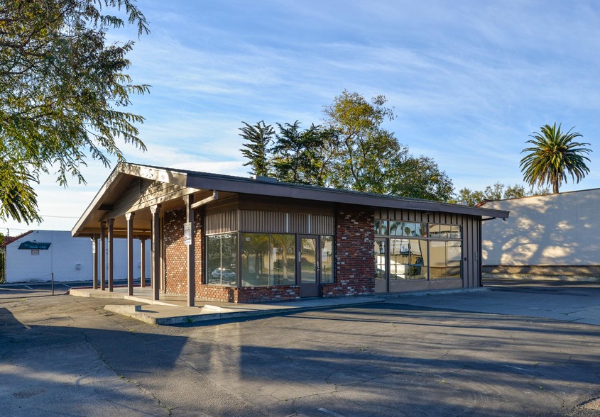 Primary Photo Of 34 E Montecito St, Santa Barbara Auto Dealership For Lease