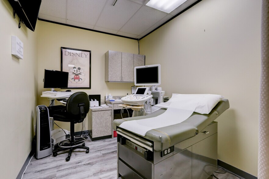 More Photos Of 19701 Kingwood Dr, Kingwood Medical For Sale