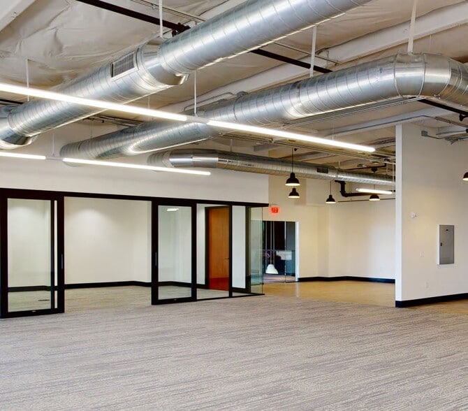 More Photos Of 15150 N Hayden Rd, Scottsdale Office For Sale