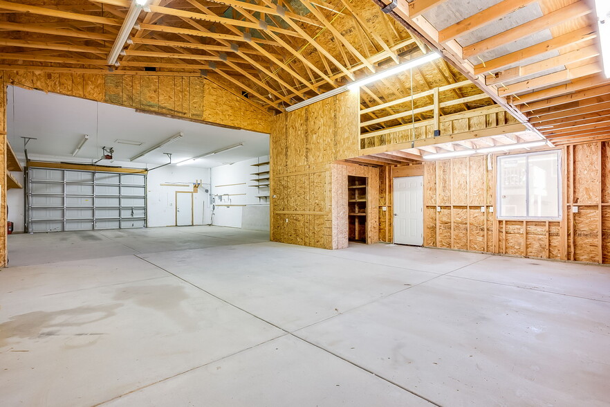 More Photos Of 121 S Water St, Derby Office For Sale