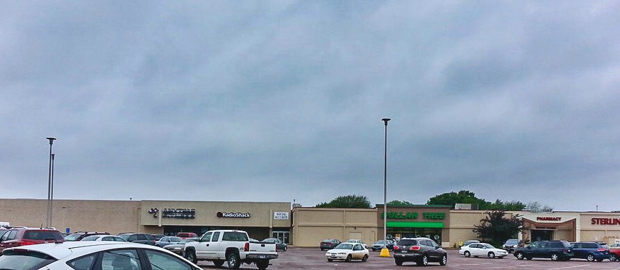 More Photos Of 308 S State St, Fairmont Unknown For Lease