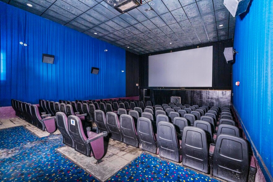 More Photos Of 814-850- Derby Ave, Seymour Unknown For Lease