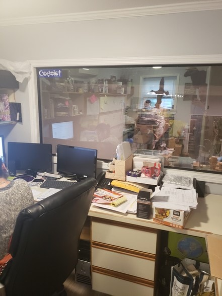 More Photos Of 182 Vermont Ave, Staten Island Light Distribution For Sale