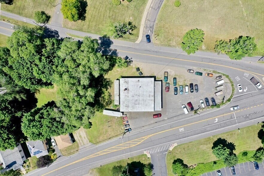 More Photos Of 31-33 Chapel St, Northampton Auto Repair For Sale