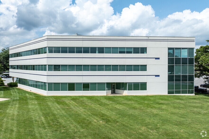 More Photos Of 6851 Oak Hall Ln, Columbia Office For Lease