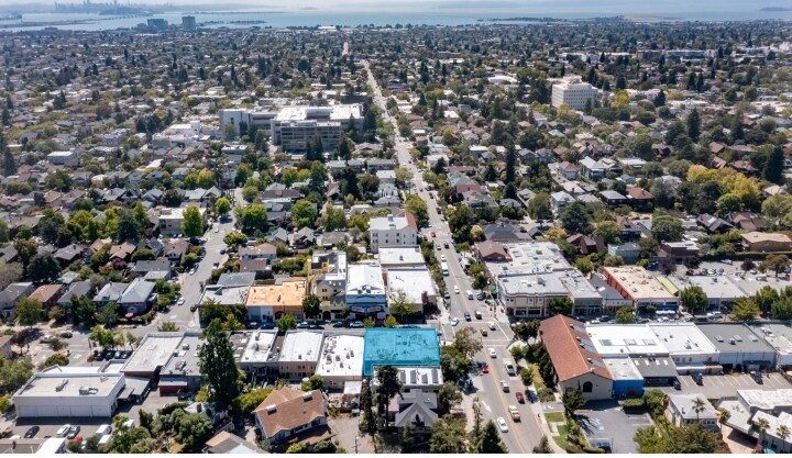 More Photos Of 2967 College Ave, Berkeley Restaurant For Lease