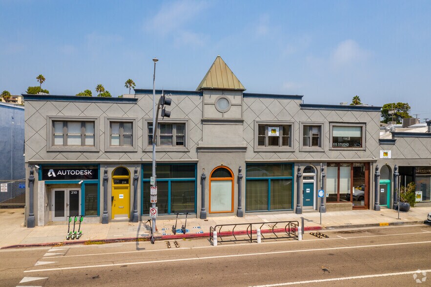 More Photos Of 210-226 Main St, Venice Storefront Retail Office For Lease