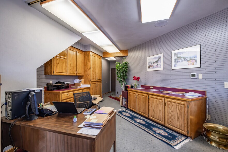 More Photos Of 1010 S Main St, Lebanon Loft Creative Space For Lease