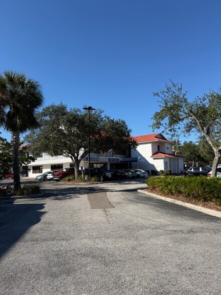 More Photos Of 5881-5897 Whitfield Ave, Sarasota General Retail For Lease
