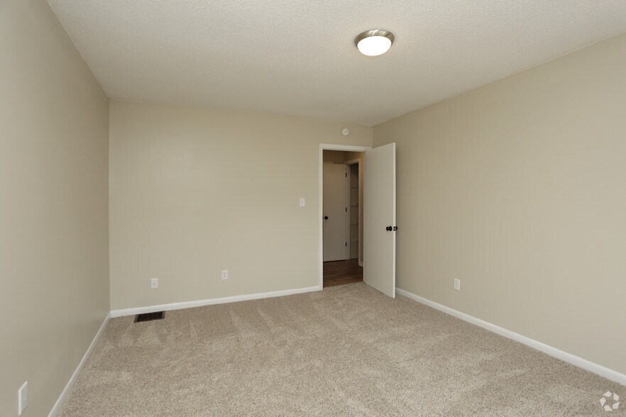 More Photos Of 30 Allen Ave, Asheville Apartments For Sale