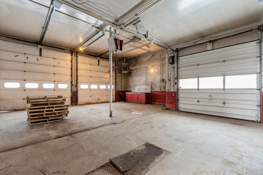 More Photos Of 196 3rd Avenue East N, Kalispell Service Station For Sale