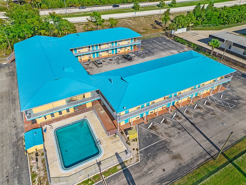 More Photos Of 4600 34th St S, Saint Petersburg Hotel For Sale