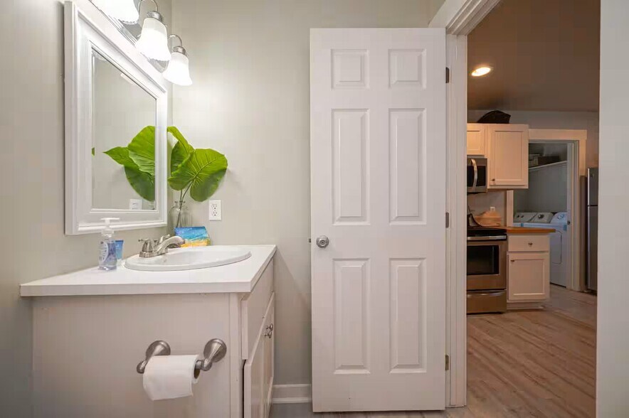 More Photos Of 5481 Highway 35 N, Rockport Specialty For Sale