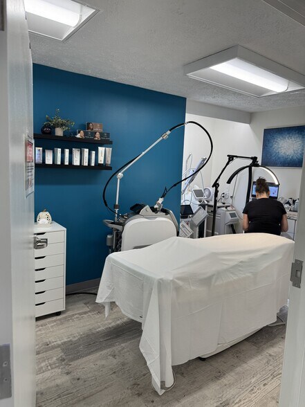 More Photos Of 1219 E Saginaw St, Lansing Medical For Lease