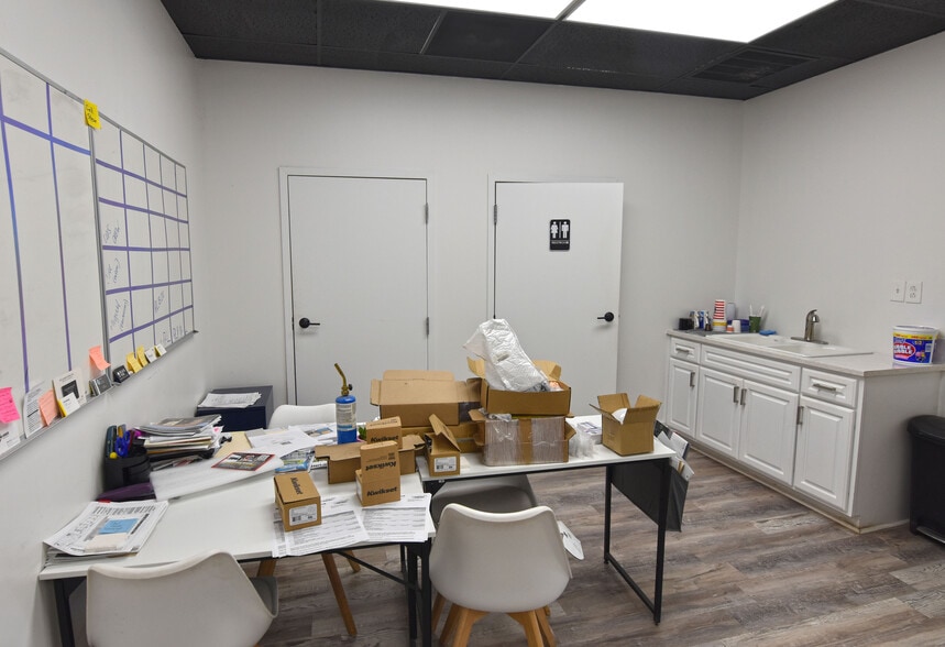 More Photos Of 4825 Trousdale Dr, Nashville Storefront For Lease