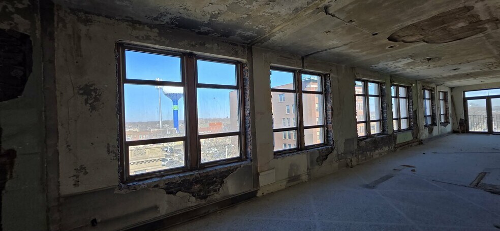 More Photos Of 201 S Broadway Ave, Albert Lea Loft Creative Space For Lease