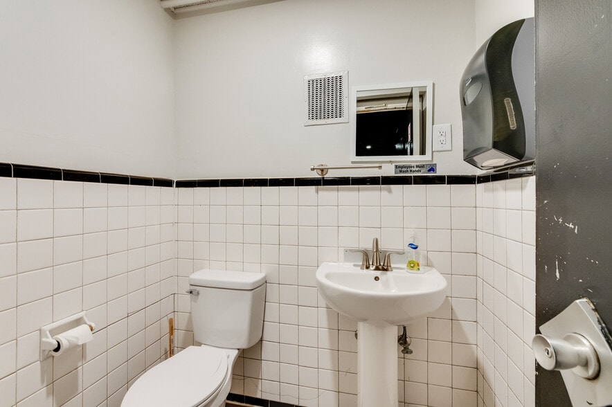 More Photos Of 1217-1219 E Main St, Richmond Storefront For Sale