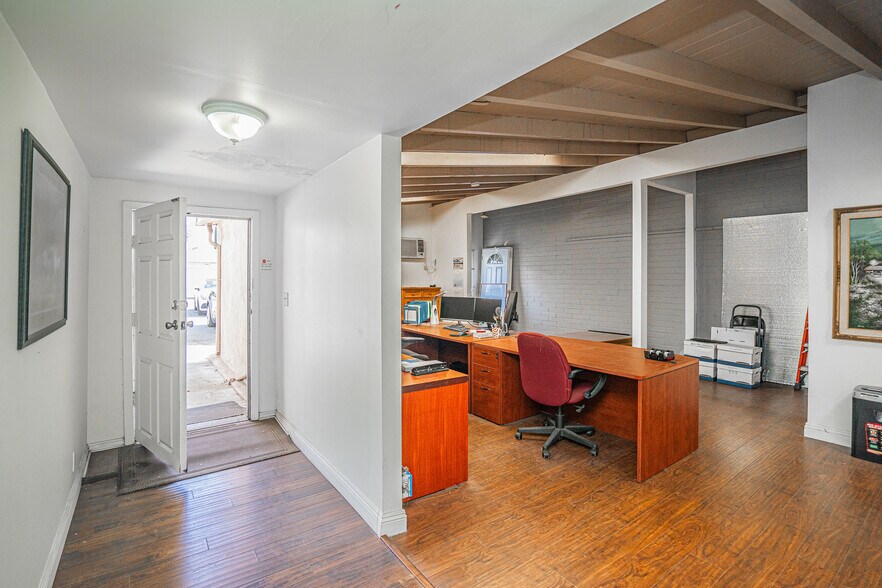 More Photos Of 6286 Beach Blvd, Buena Park Storefront For Sale