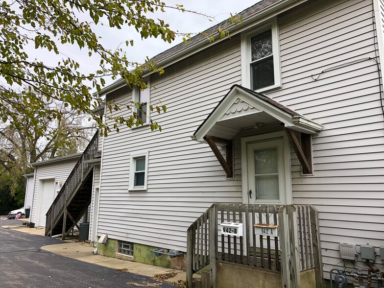 More Photos Of 942 E State St, Geneva Loft Creative Space For Sale