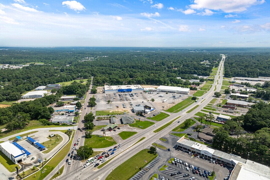 More Photos Of 4001-4005 Government Blvd, Mobile Storefront For Sale