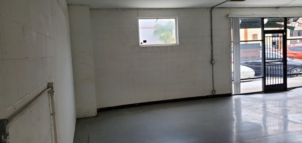 More Photos Of 700-706 S A St, Oxnard Storefront Retail Office For Sale