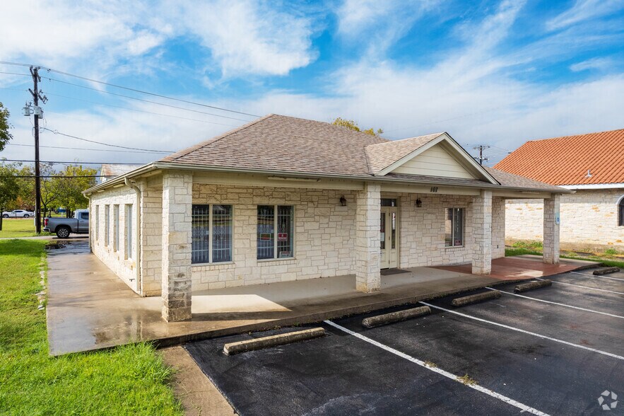 Primary Photo Of 107 N US Hwy 183, Leander Storefront For Sale