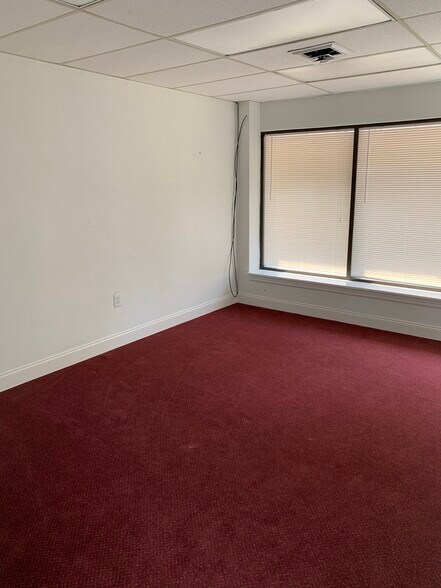 More Photos Of 304-308 S Lowry St, Smyrna Office For Lease