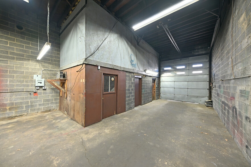 More Photos Of 72 Illinois Ave, Paterson Warehouse For Sale
