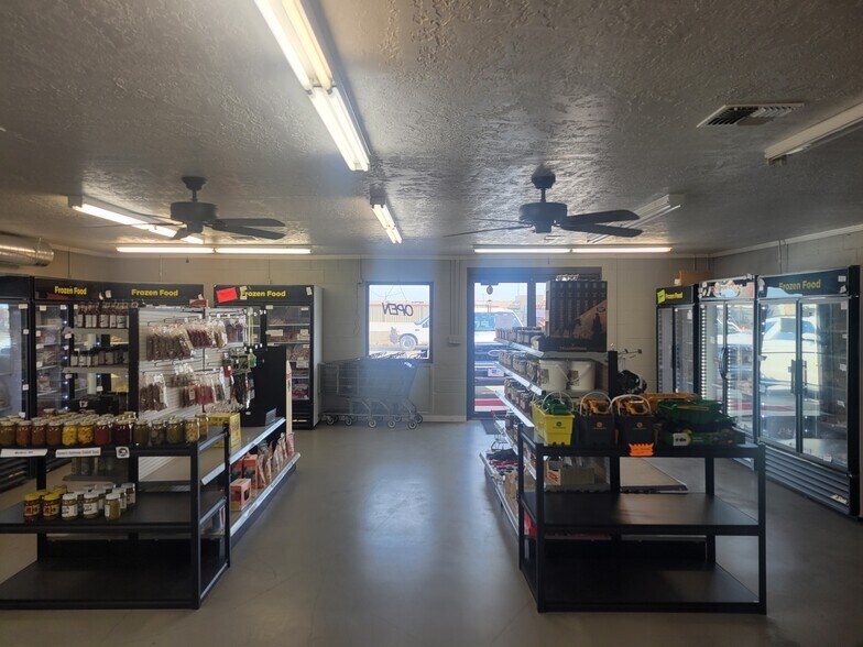 More Photos Of 7623 US Highway 277, Elgin Showroom For Sale