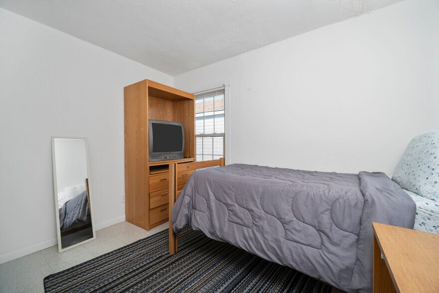 More Photos Of 505 Randolph Rd, Newport News Apartments For Sale