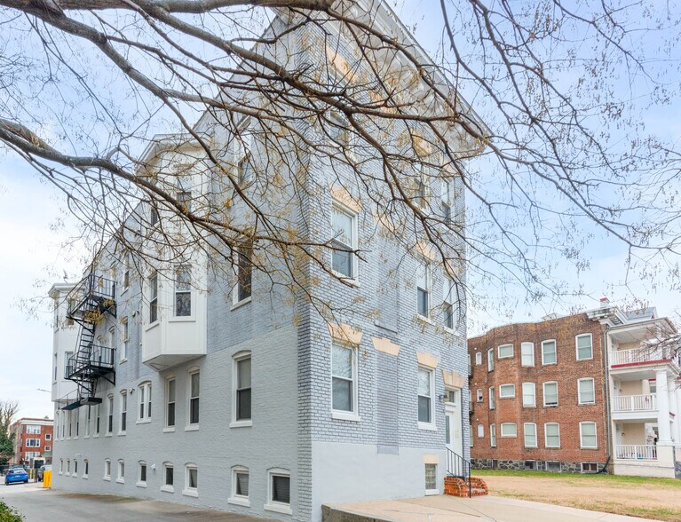 More Photos Of 2445 Lakeview Ave, Baltimore Apartments For Sale