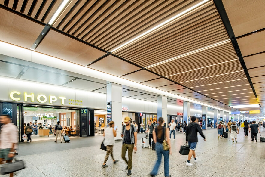 More Photos Of PENN STATION, New York General Retail For Lease