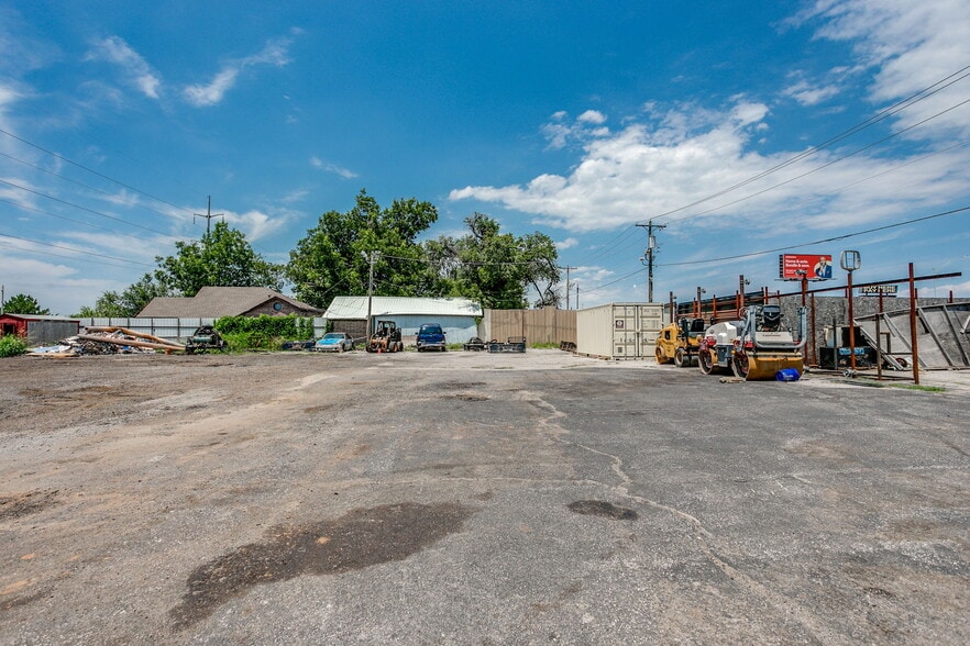 More Photos Of 3500 NW 39th St, Oklahoma City Office For Sale