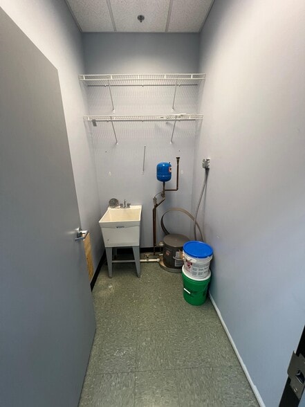 More Photos Of 215 Remington Blvd, Bolingbrook Medical For Sale