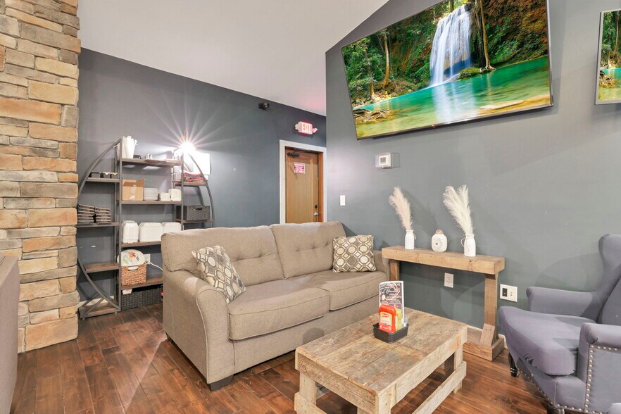 More Photos Of 14675 Zion Rd, Thornville Restaurant For Sale