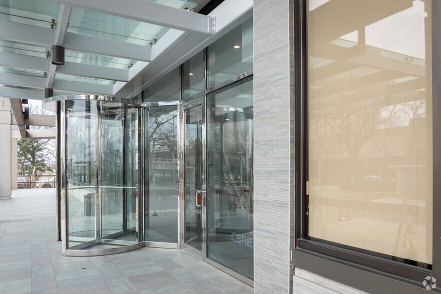 More Photos Of 1 Harmon Plz, Secaucus Medical For Lease