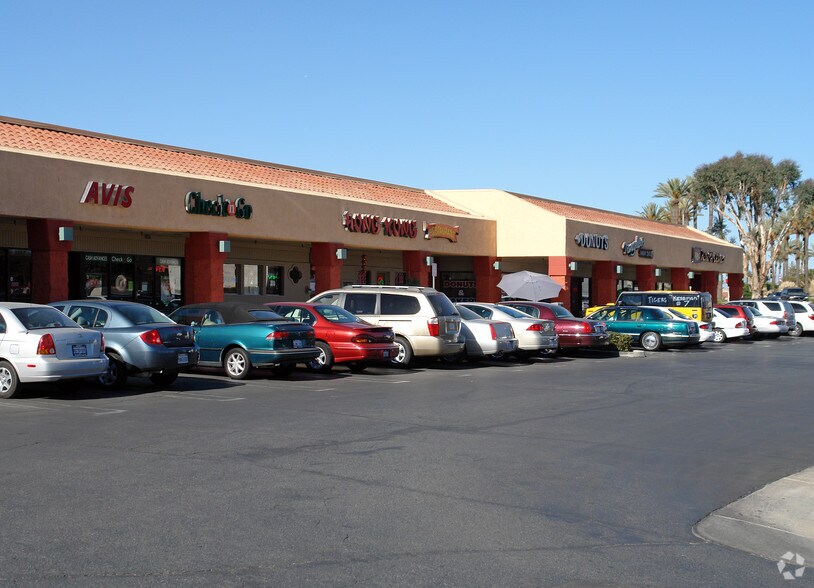 More Photos Of 3647-3695 W Florida Ave, Hemet Freestanding For Lease