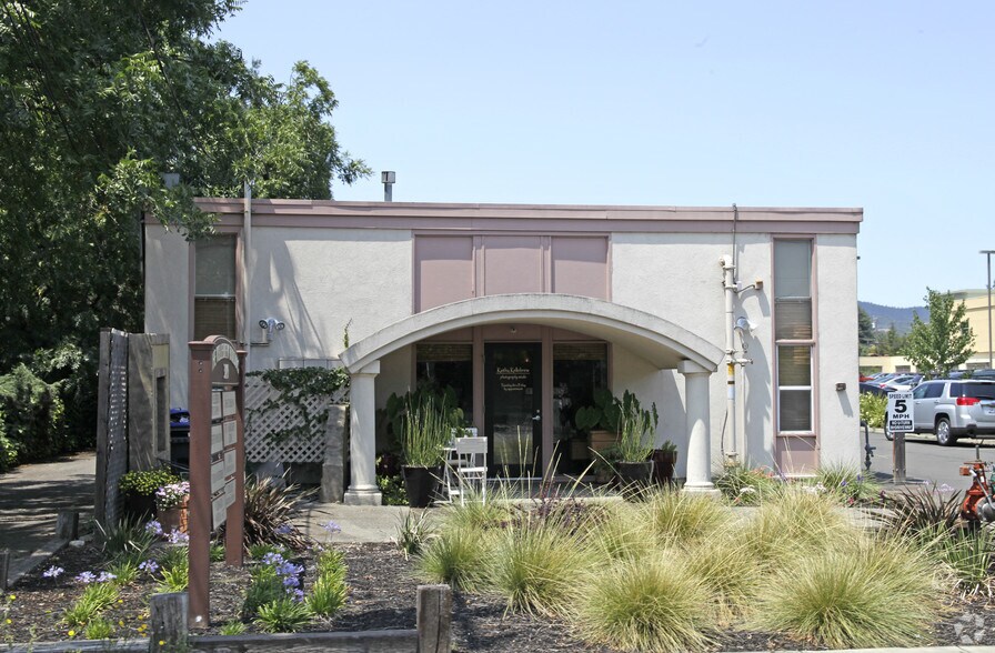 More Photos Of 3149 California Blvd, Napa Warehouse For Lease