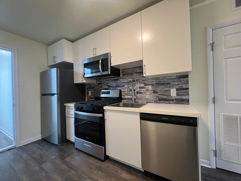 More Photos Of 609 Ann St, Homestead Storefront Retail Residential For Sale