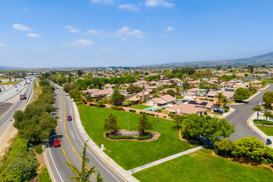 More Photos Of 635 Veile Ave, Beaumont Office For Sale