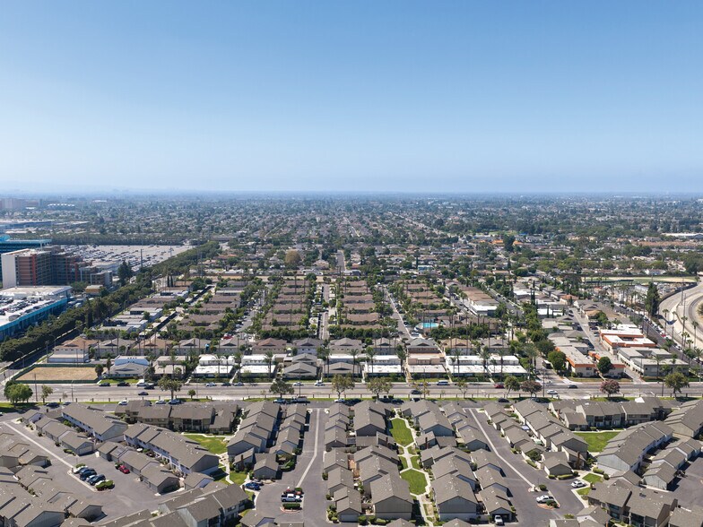 More Photos Of , Anaheim Multifamily For Sale
