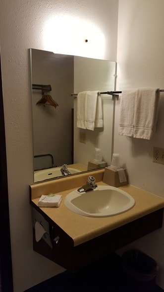 More Photos Of 427 2nd Avenue NW, Wibaux Hotel For Sale