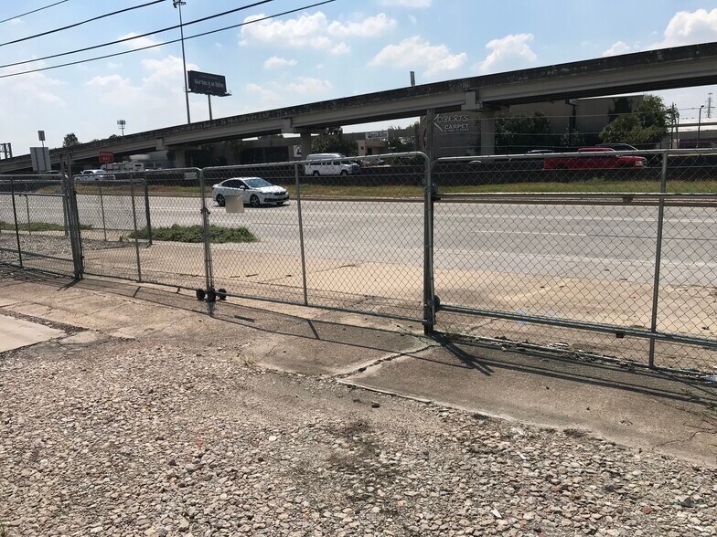 More Photos Of 4727 Gulf Fwy, Houston Land For Lease