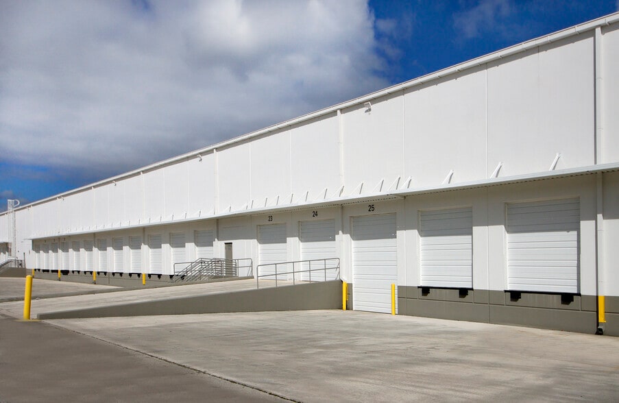 More Photos Of 10814 NW 33rd St, Miami Distribution For Lease