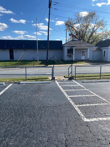 More Photos Of 103 E Harrison St, Reidsville Office For Sale