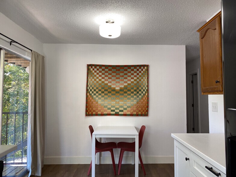 More Photos Of 2044 E Van Buren, Eureka Springs Hotel For Sale